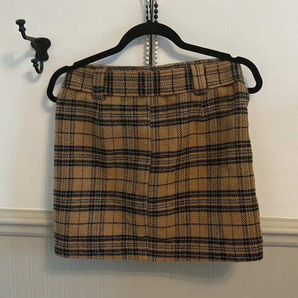 Warm plaid mini skirt - Picture 3 of 3